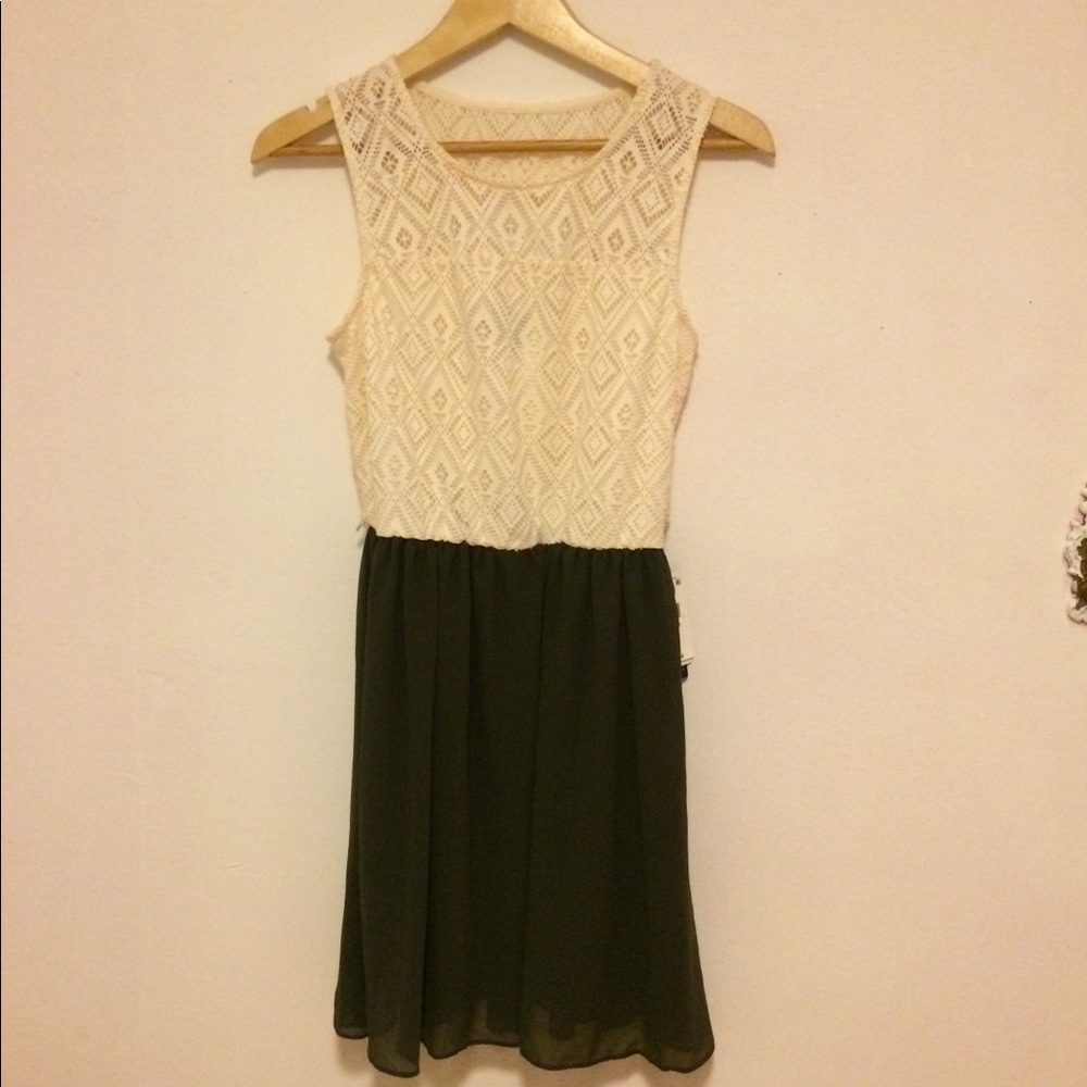 NWT Cream lace and olive chiffon dress, medium-BCX
